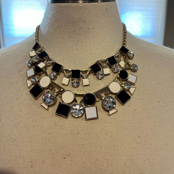 kate spade Jewelry - Classic Kate Spade enamel and rhinestone statement necklace